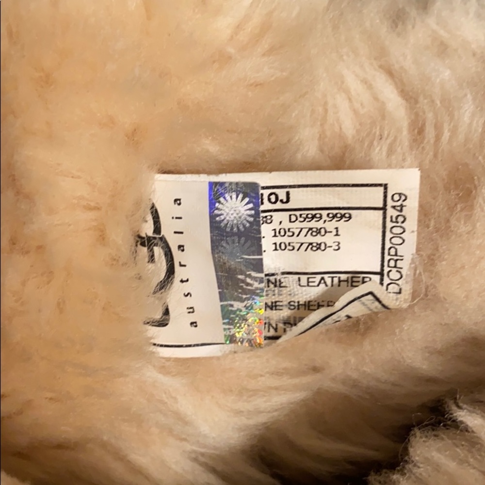 Ugg Bailey Button - image 6